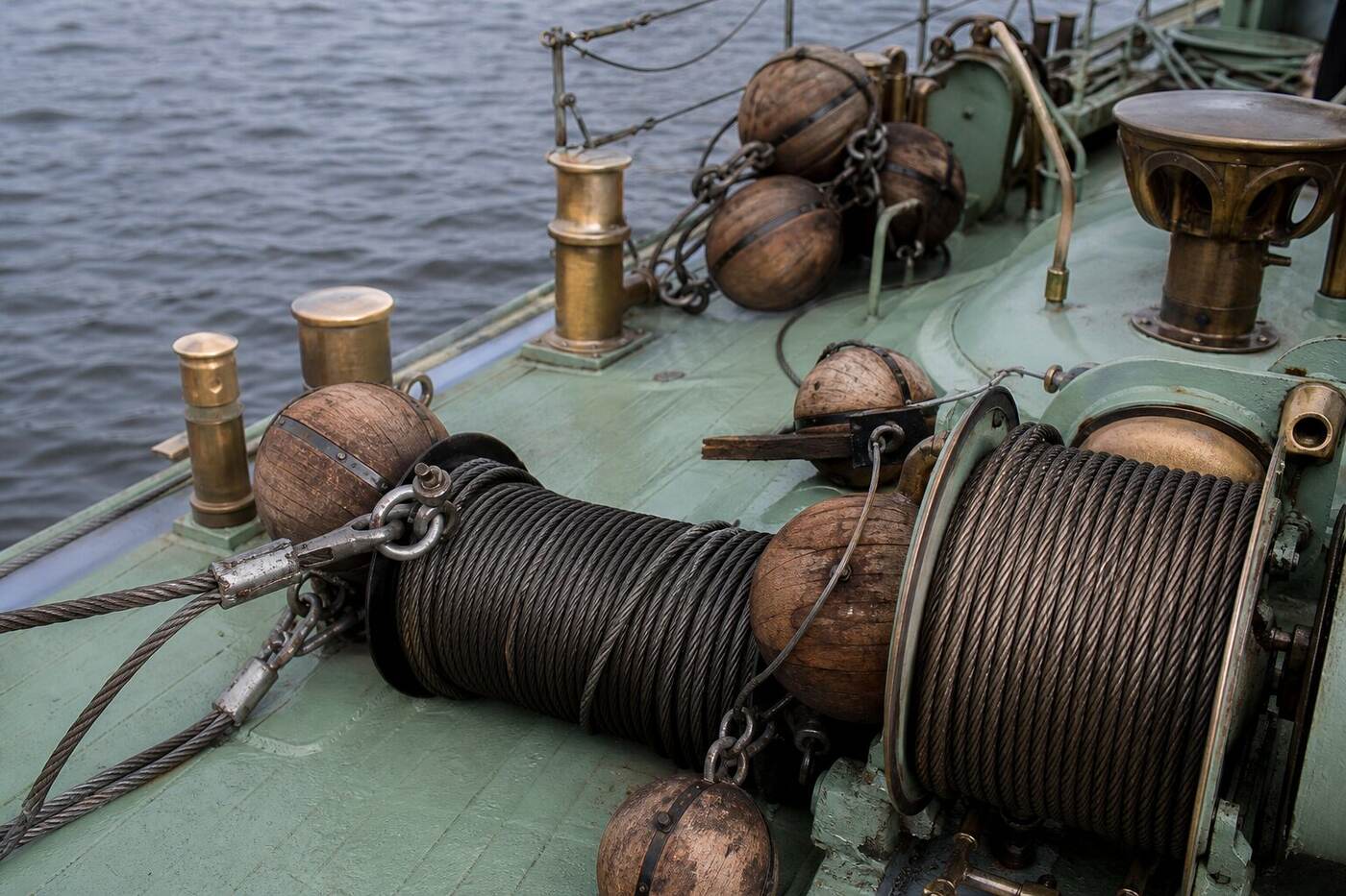 Maritime Technology: Mines, sweeping, materials, equipment and the technology behind small-ship work.